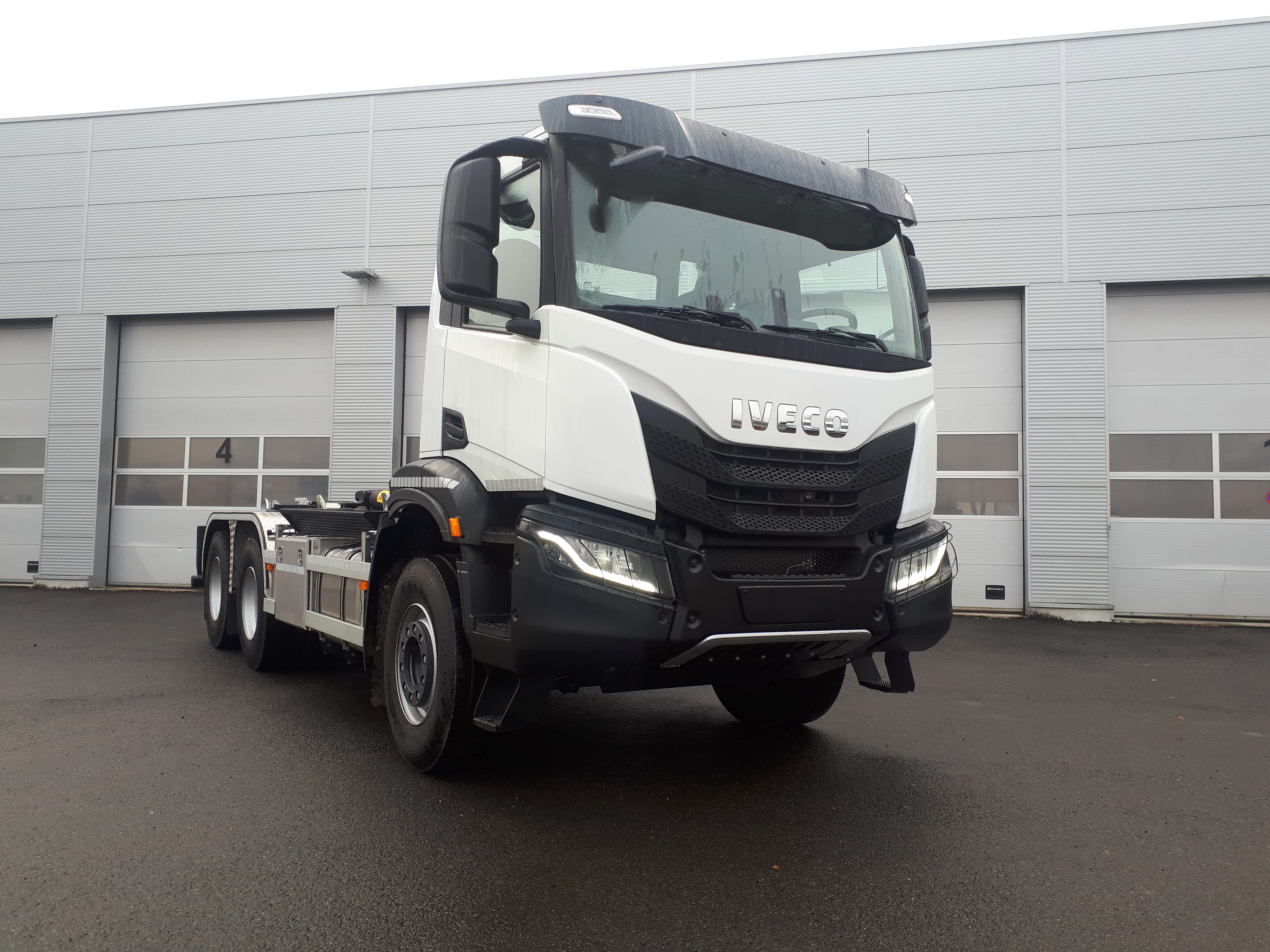 IVECO X-WAY AD300X46Z/P OFF?width=462